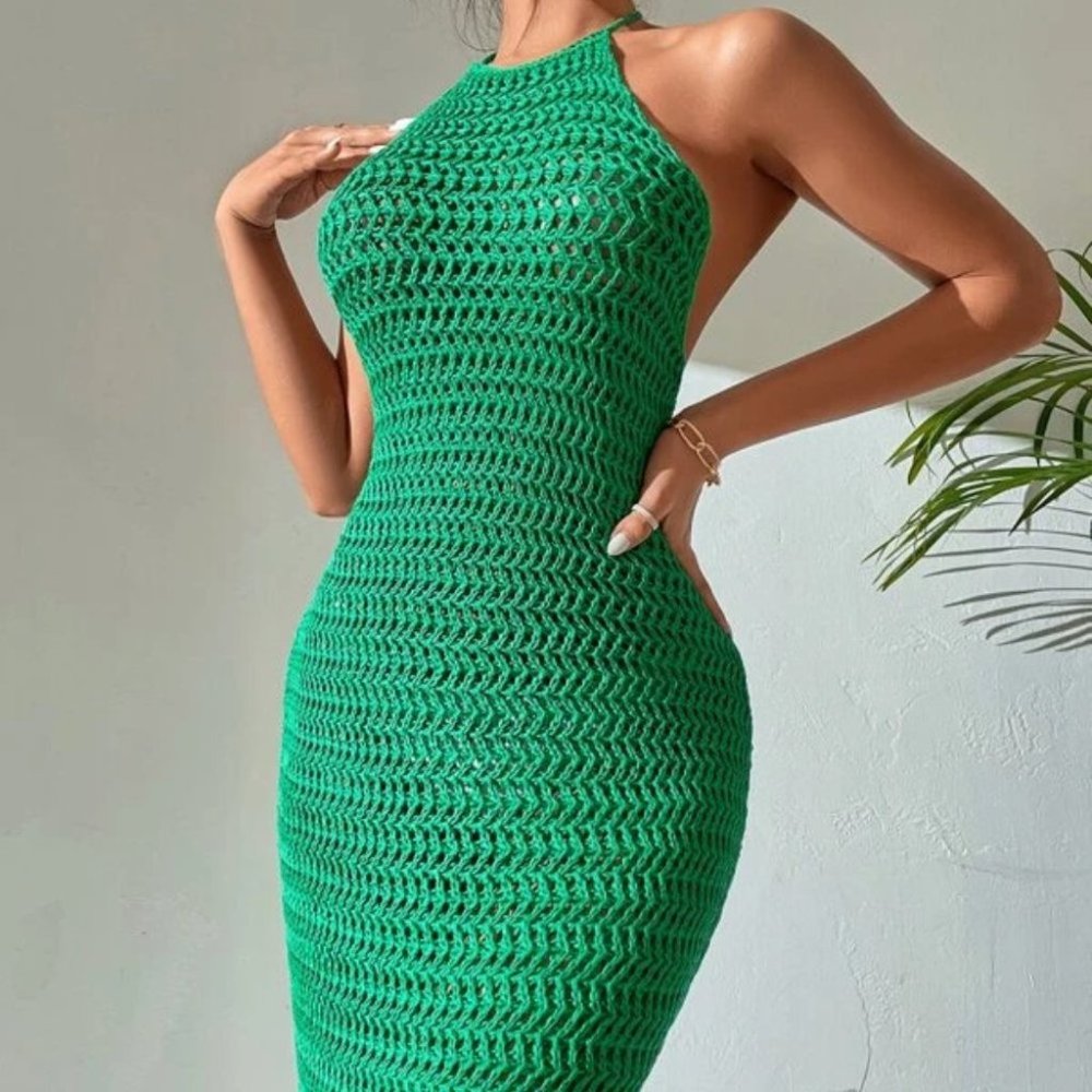 Contemporary Beachy Boho Green Backless Halter tie Maxi Dress - Picture 5 of 6